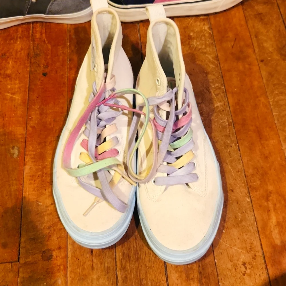 Vans Platform - Picture 1 of 3